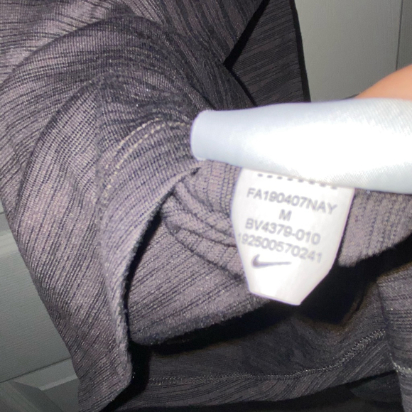 Nike Dark Gray Black Athletic Tank Top Size M - Picture 4 of 4